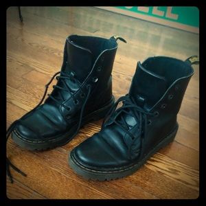 Matte Black Dr Doc Marten Boots